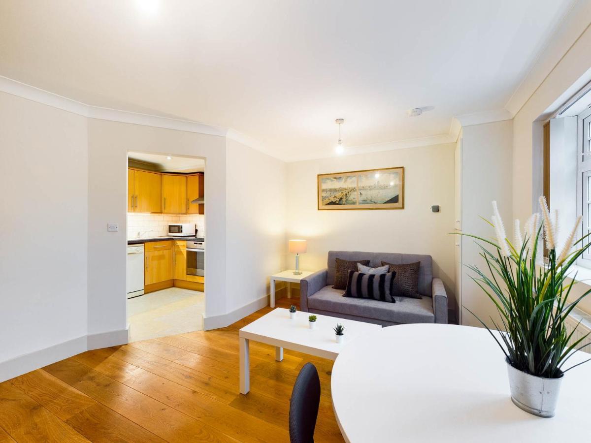Redhill Town Centre Apartments By Livingo Exterior foto