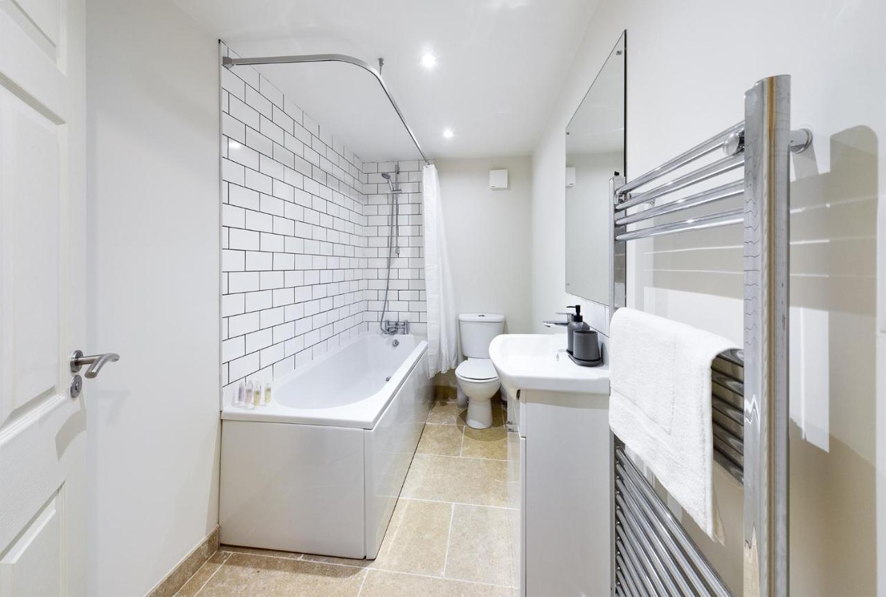 Redhill Town Centre Apartments By Livingo Exterior foto